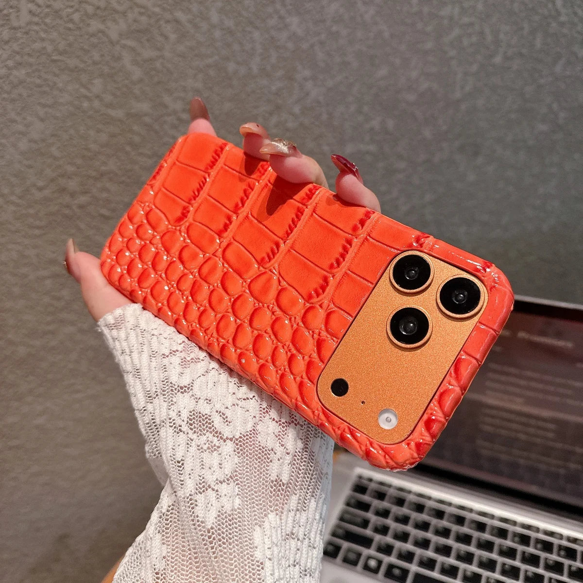 Luxury Glossy Crocodile Leather Texture Phone Case For iPhone 17 Air 16 15 14 Plus 13 11 Pro Max Frameless Shockproof Girl Cover