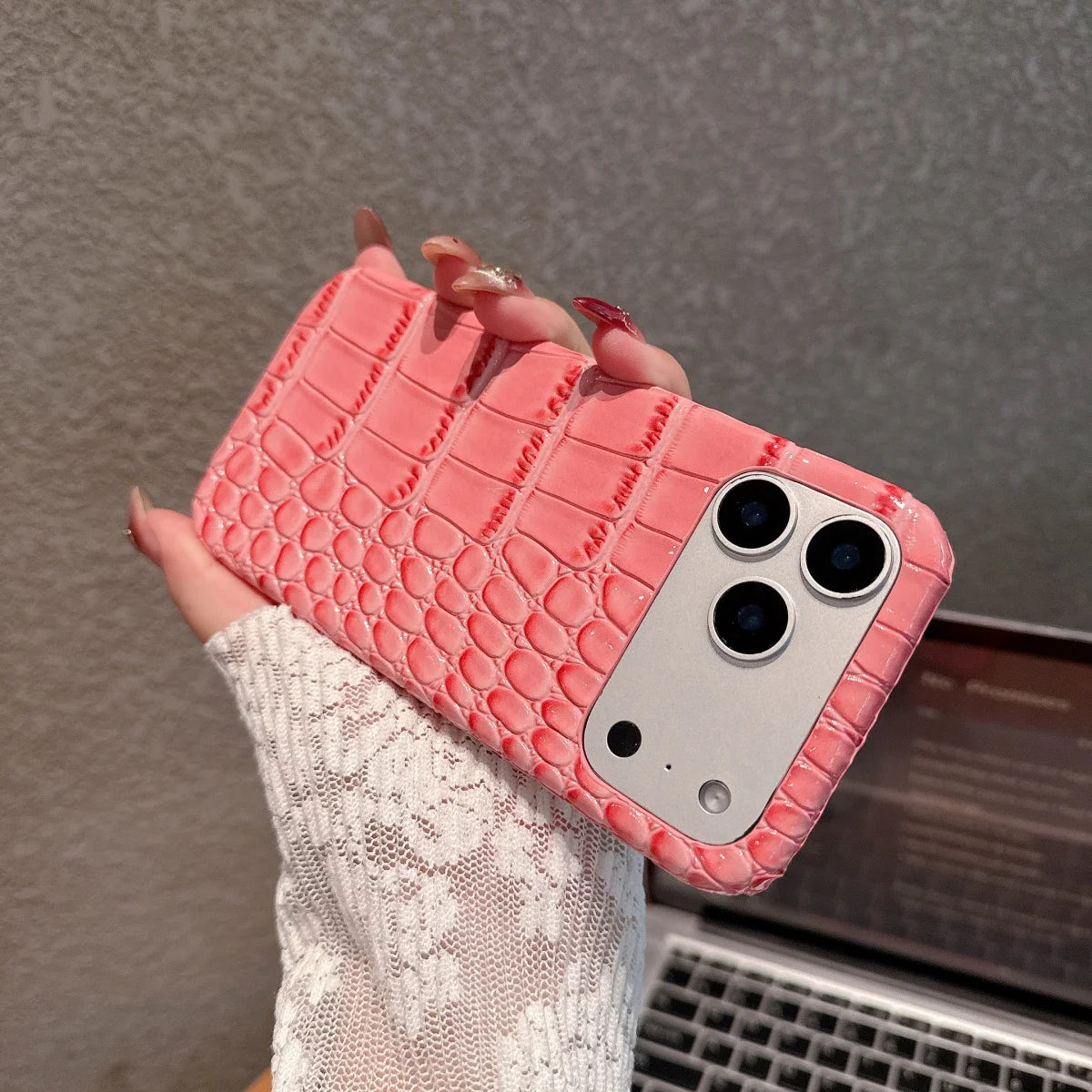Luxury Glossy Crocodile Leather Texture Phone Case For iPhone 17 Air 16 15 14 Plus 13 11 Pro Max Frameless Shockproof Girl Cover